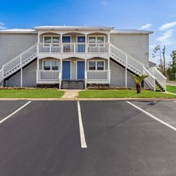 exterior view at Bayside Villas
